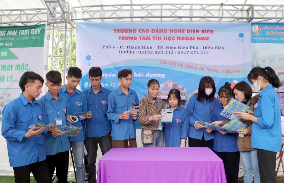 Điện Biên: Xuất khẩu lao động, cơ hội đổi đời cho nông dân nghèo  - Ảnh 3.