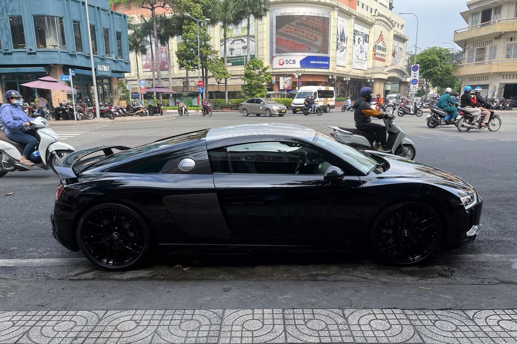 Ông Đặng Lê Nguyên Vũ mua thêm Audi R8 dù đã sở hữu 2 xe R8 hàng hiếm - Ảnh 4.