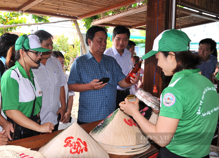 Bộ trưởng Lê Minh Hoan kiểm tra công tác chống khai thác IUU tại tỉnh Phú Yên - Ảnh 4.