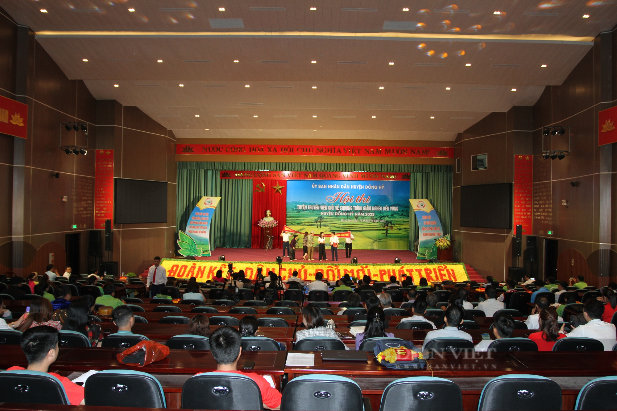 Nông dân Thái Nguyên với hội thi tuyên truyền viên giỏi về giảm nghèo bền vững - Ảnh 2.