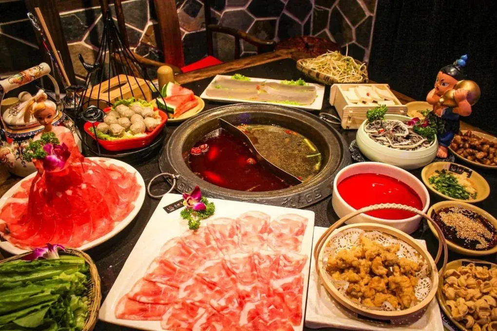 Malaysia: Nhà 5 người đi ăn lẩu buffet gọi 600 đĩa thịt, trả 800.000 đồng - Ảnh 1.