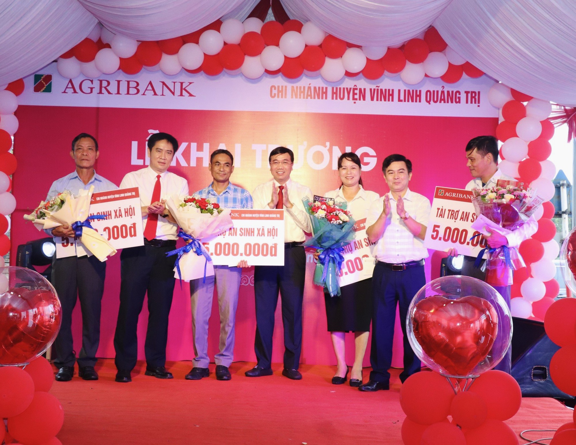 Quảng Trị: Agribank khai trương Phòng giao dịch Bến Quan – Chi nhánh huyện Vĩnh Linh - Ảnh 2.