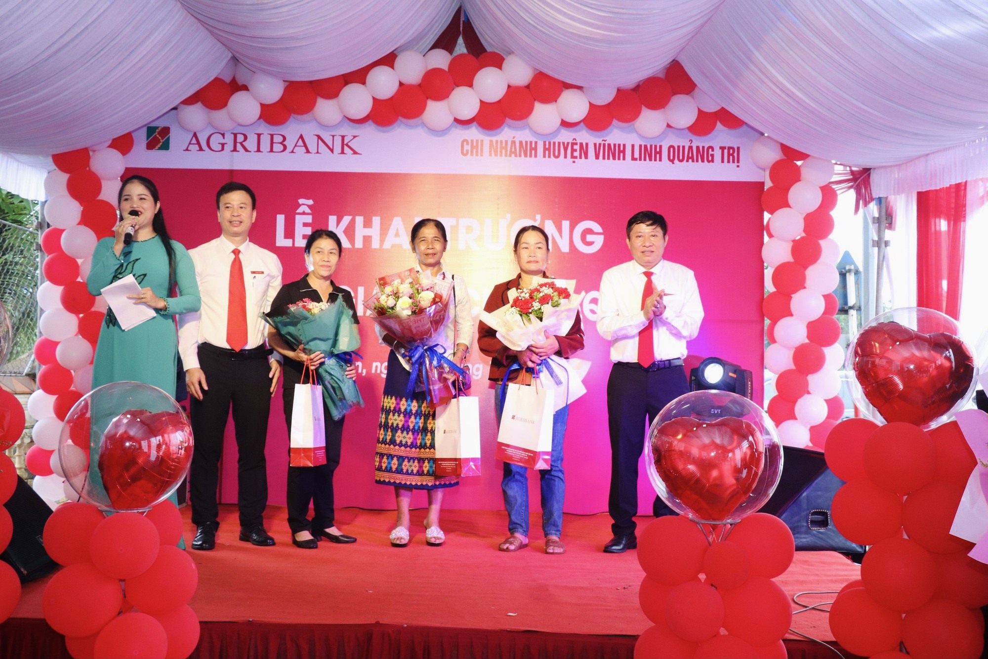 Quảng Trị: Agribank khai trương Phòng giao dịch Bến Quan – Chi nhánh huyện Vĩnh Linh - Ảnh 4.