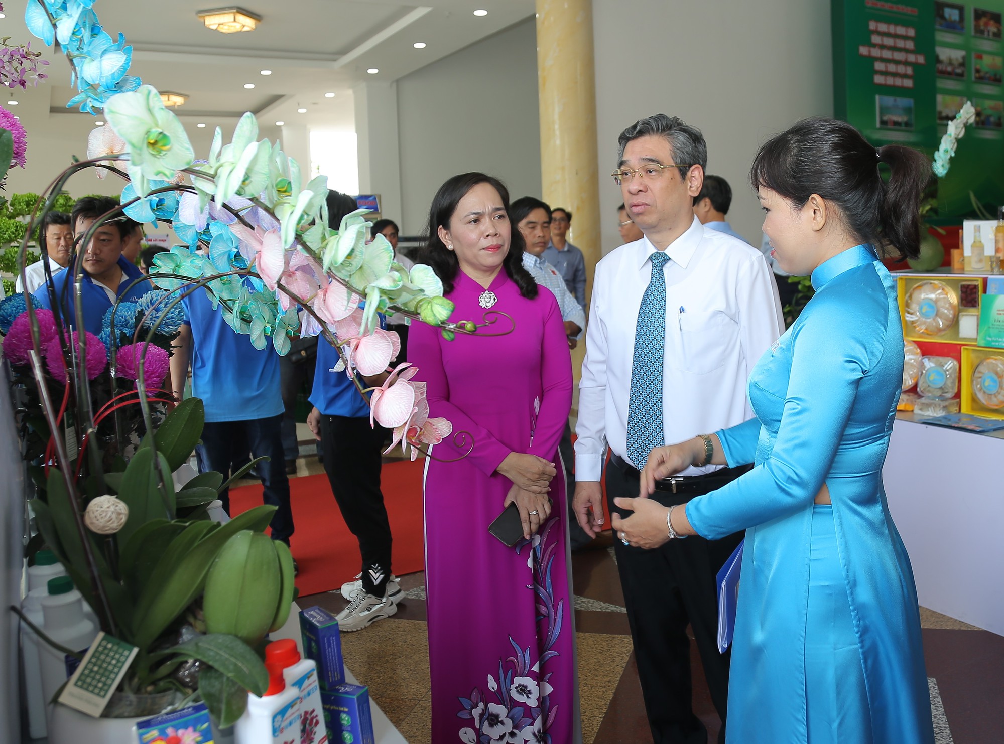 Phó Bí thư Thành ủy TP.HCM: Lấy nông dân làm trung tâm, lấy nông thôn làm nền tảng và lấy nông nghiệp làm động lực - Ảnh 2.