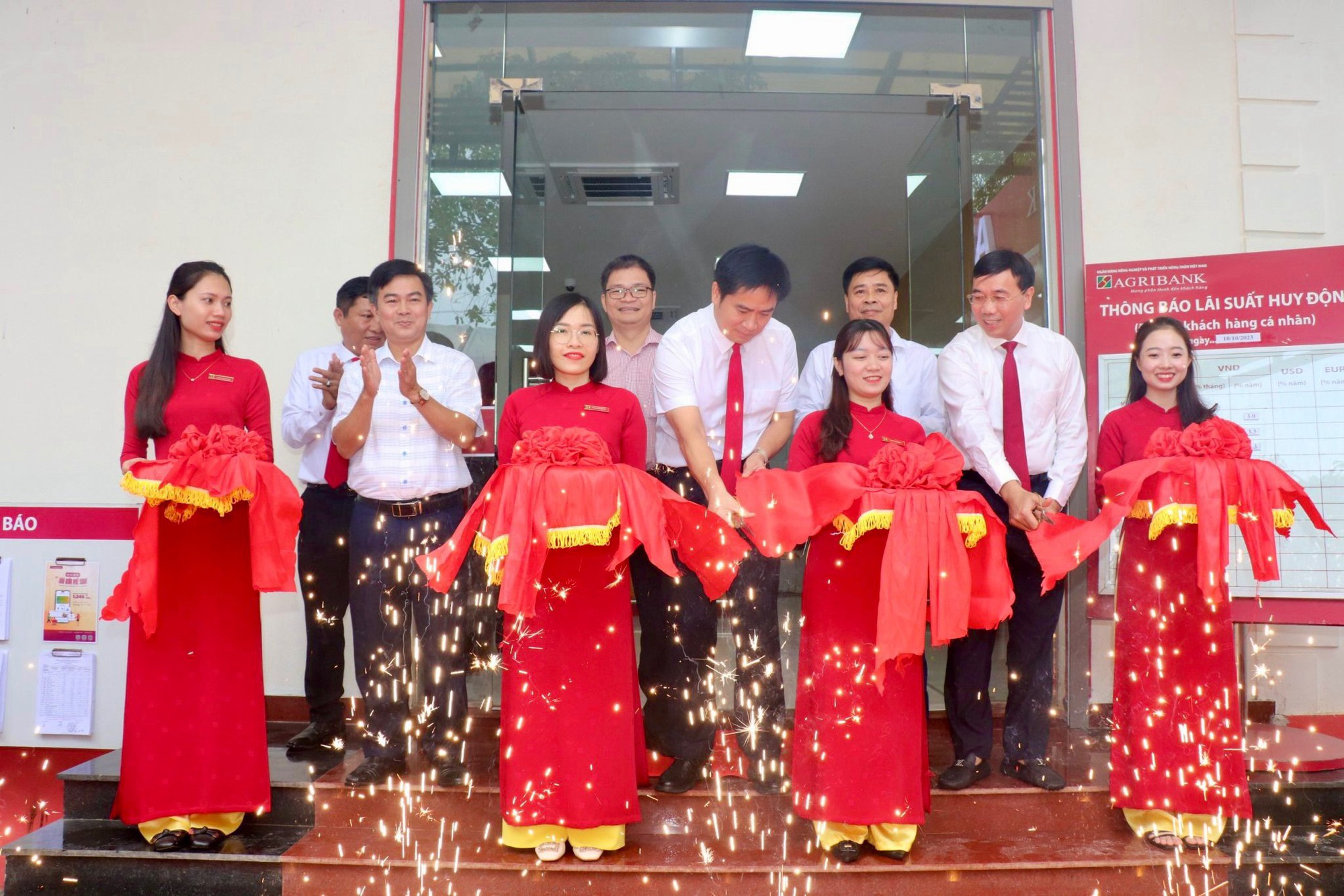 Quảng Trị: Agribank khai trương Phòng giao dịch Bến Quan – Chi nhánh huyện Vĩnh Linh - Ảnh 5.