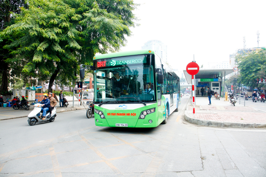 Chuyên gia giao thông: Tăng giá vé xe buýt nên làm từ lâu - Ảnh 1.