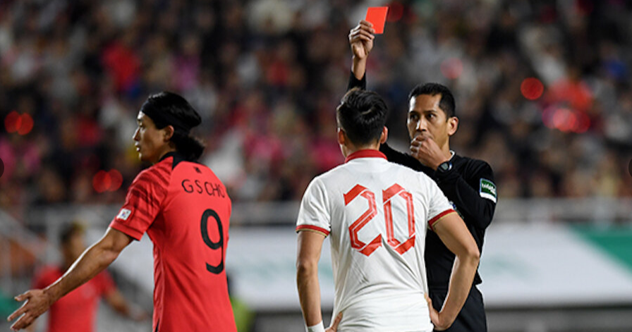 Tin sáng (18/10): Cầu thủ Hàn Quốc “quây” trọng tài, đòi xóa thẻ đỏ cho… Việt Anh - Ảnh 1.