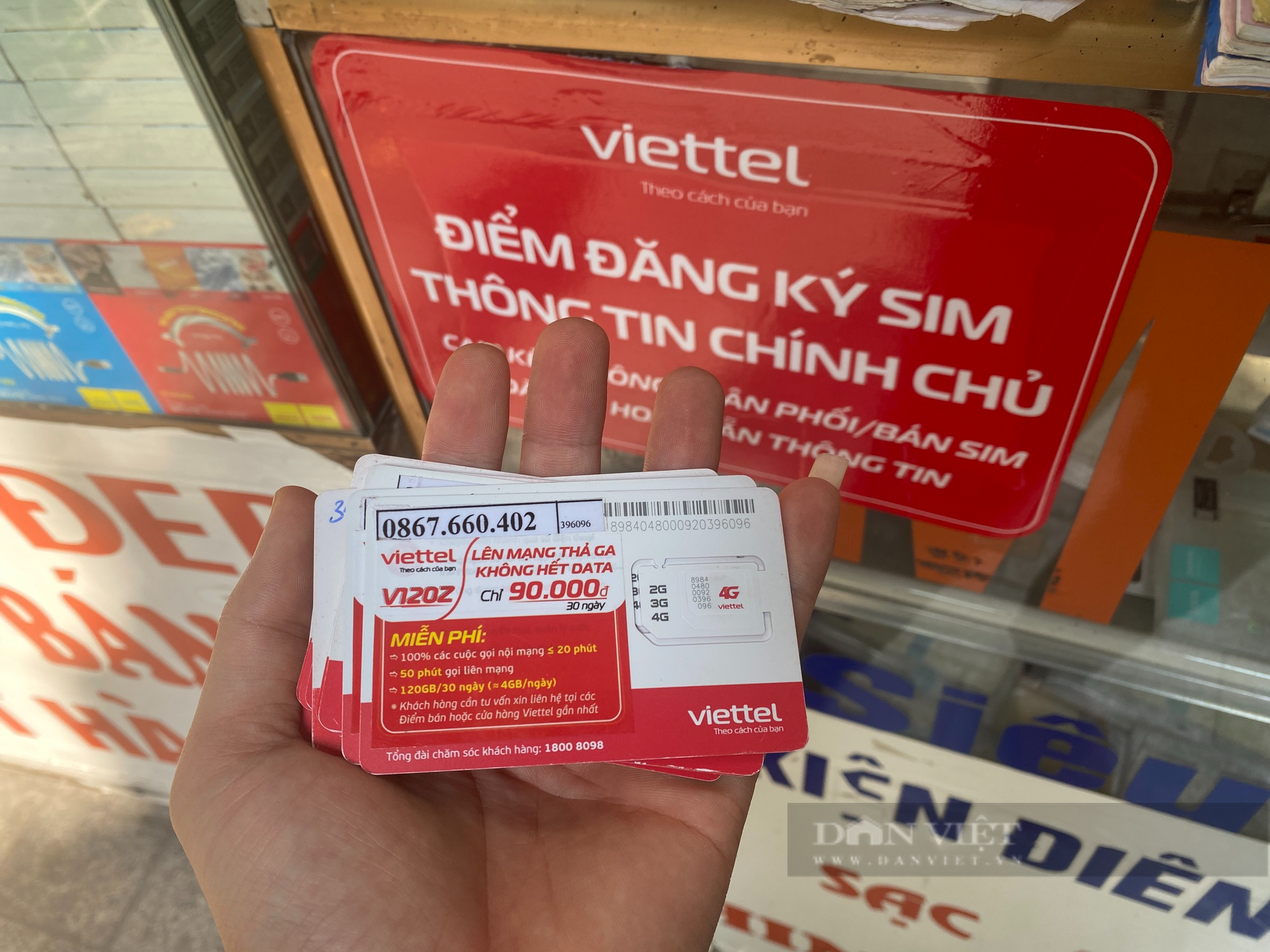 Đại lý SIM chưa dừng, SIM kích hoạt sẵn vẫn bán tràn lan - Ảnh 2.