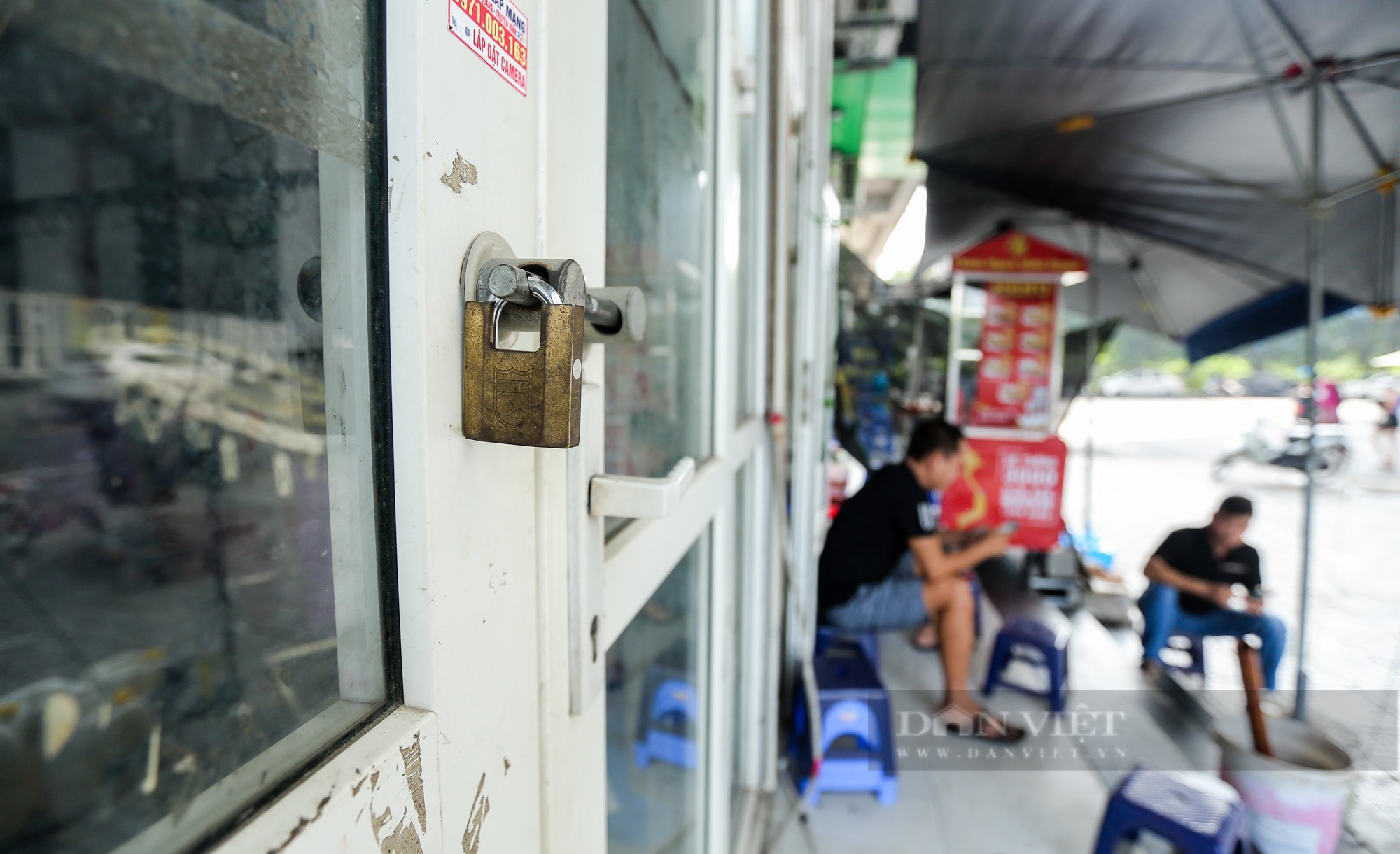 Vụ nước sạch KĐT Thanh Hà: Hàng quán đau đầu phải đóng cửa, đìu hiu vì mất nước  - Ảnh 9.