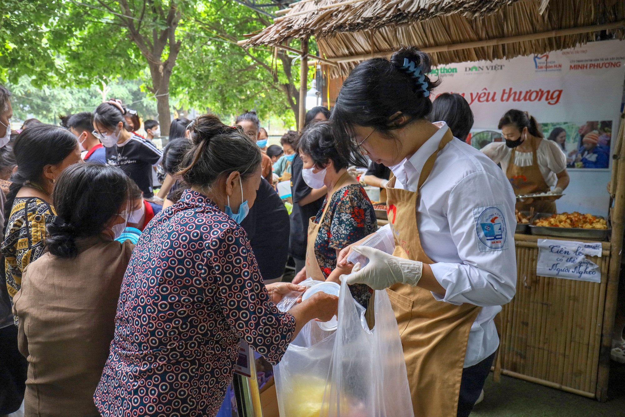 “Con đã học được cách để mình hạnh phúc hơn khi đến với Phiên Chợ Trái Tim” - Ảnh 3.