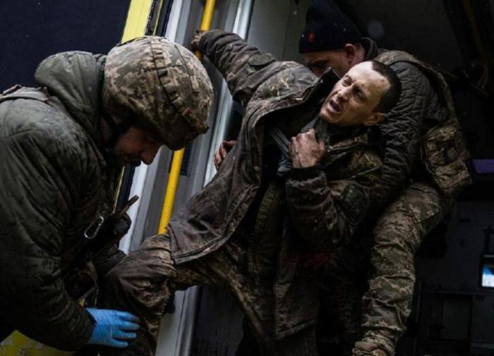 Chiến binh Ukraine bị tiêm vi khuẩn kháng kháng sinh mang dịch bệnh nguy hiểm tới châu Âu - Ảnh 1.