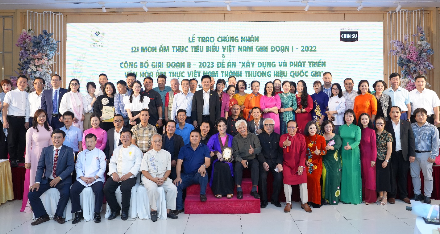 CHIN-SU đồng hành cùng Hiệp hội Văn hóa Ẩm thực Việt Nam vinh danh 121 món ăn tiêu biểu năm 2022 - Ảnh 1.