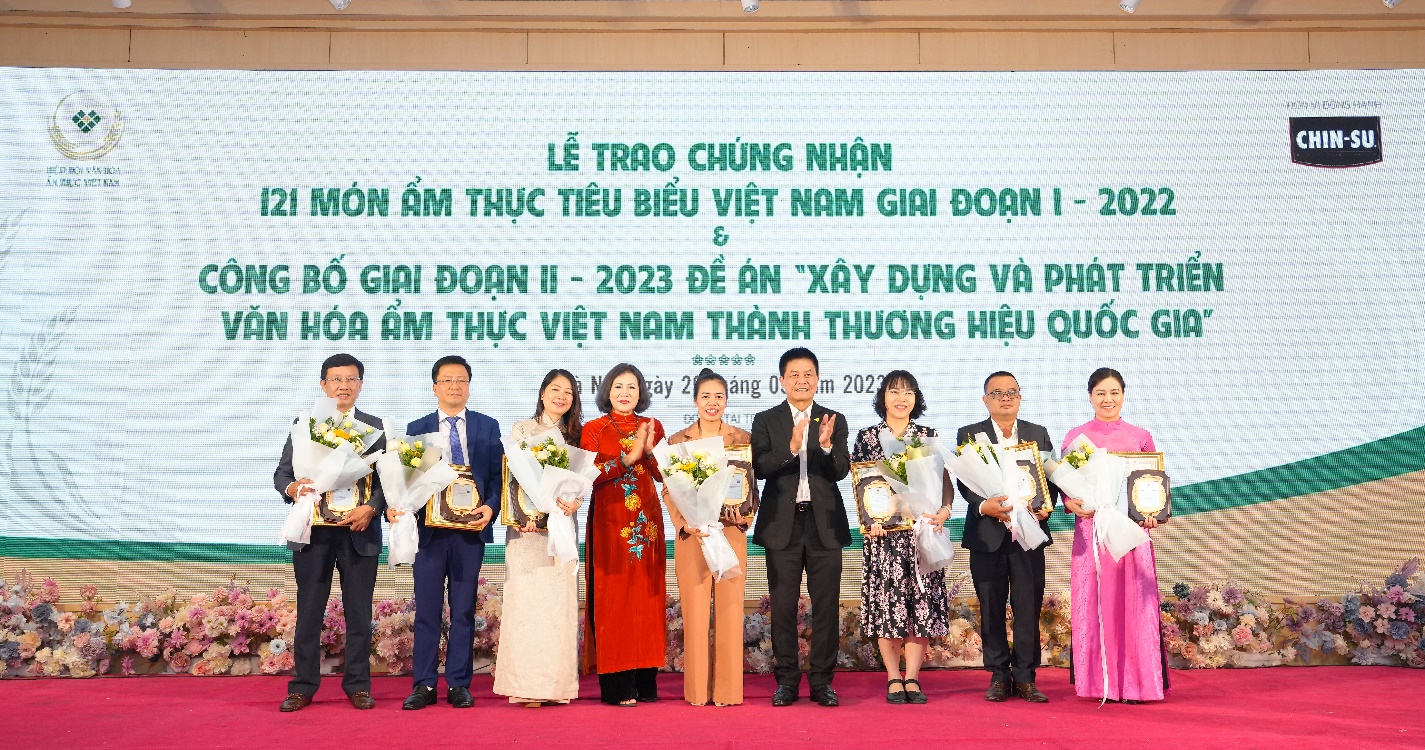 CHIN-SU đồng hành cùng Hiệp hội Văn hóa Ẩm thực Việt Nam vinh danh 121 món ăn tiêu biểu năm 2022 - Ảnh 2.