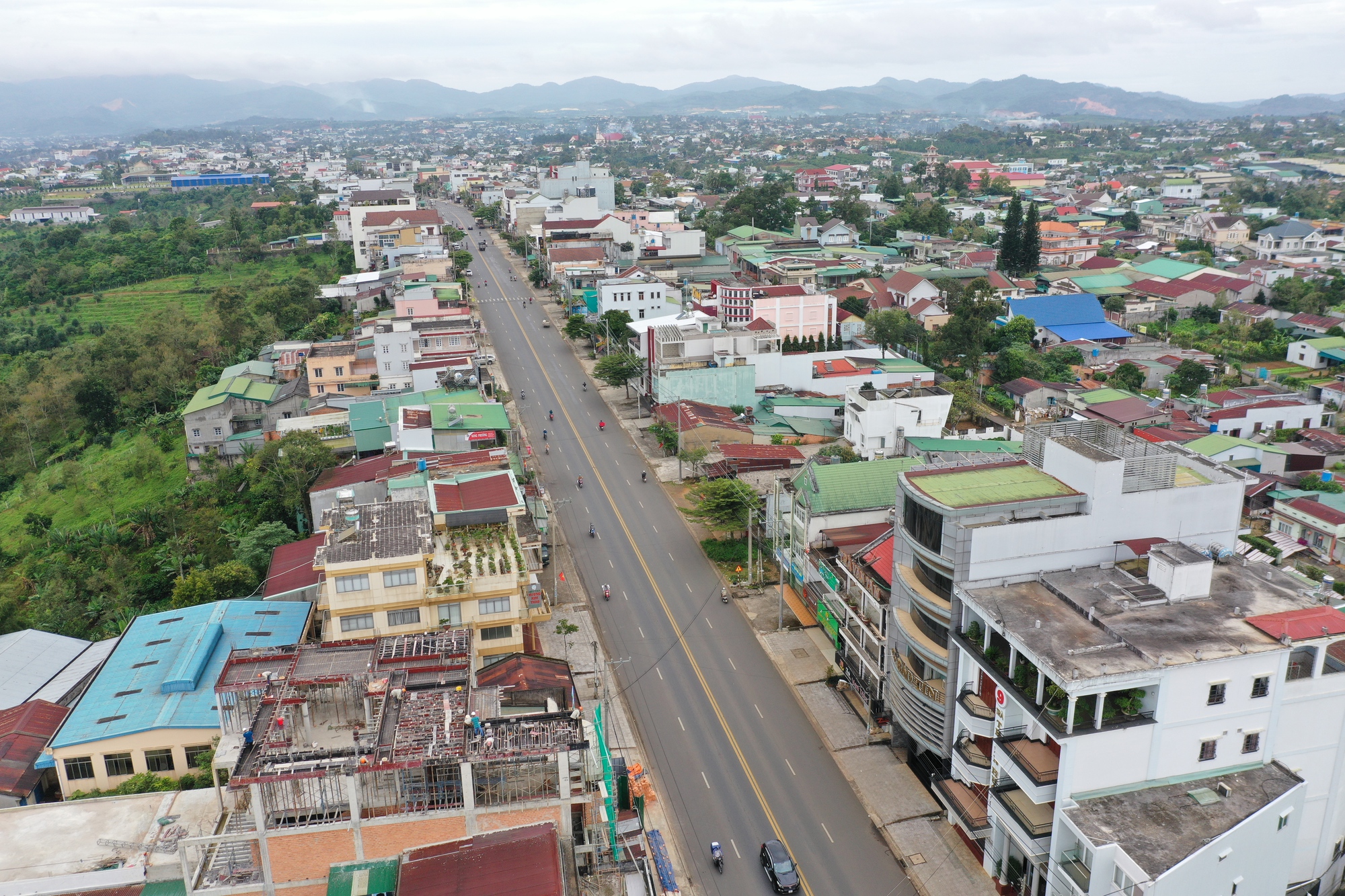 Đến năm 2025, tỉnh Lâm Đồng chỉ còn 7 huyện, 2 thành phố - Ảnh 2.
