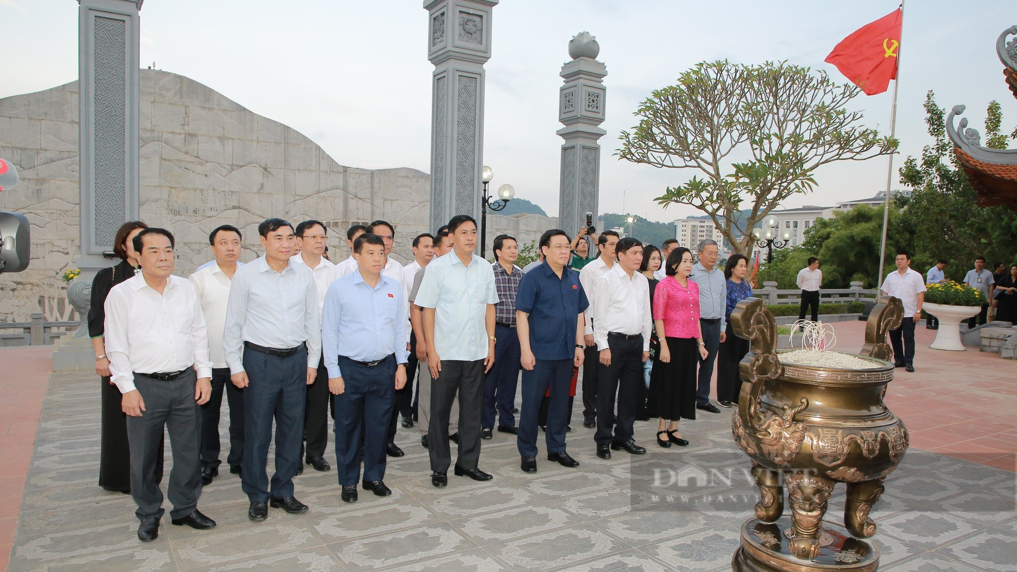 Chủ tịch Quốc hội Vương Đình Huệ thăm và làm việc tại Sơn La - Ảnh 3.