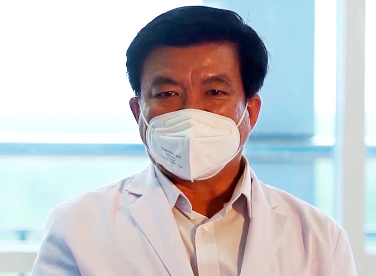 Nguyên giám đốc Bệnh viện Đa khoa tỉnh Vĩnh Long bị cáo buộc nhận 1,4 tỉ đồng từ Công ty Việt Á - Ảnh 1.
