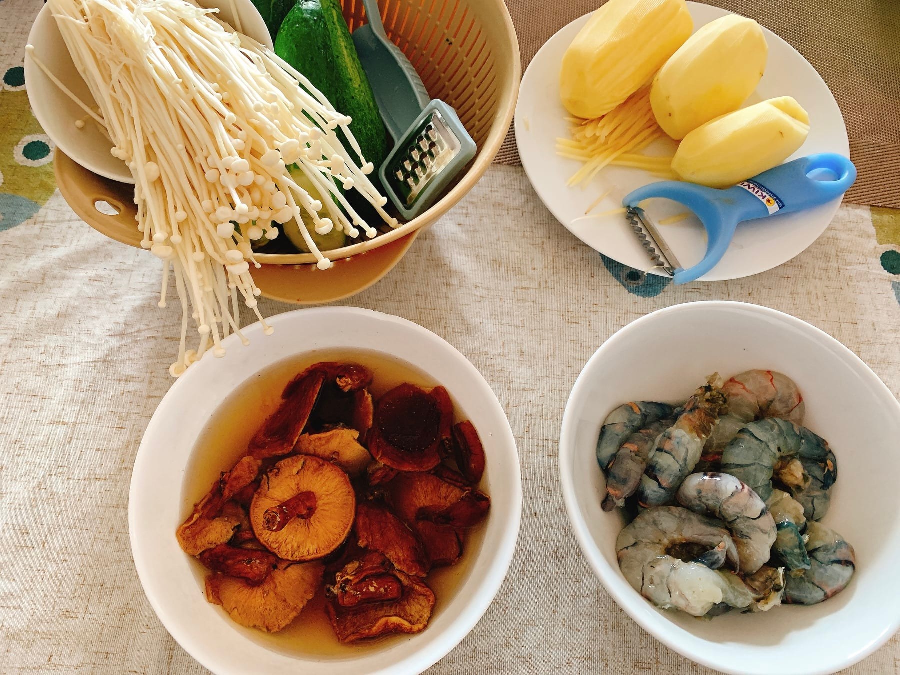 Mách bạn cách làm món miến trộn Hàn Quốc chuẩn vị tại nhà, đổi món cho gia đình ngày mưa lạnh - Ảnh 2.