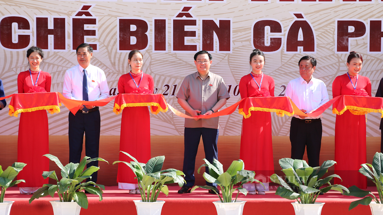 Chủ tịch Quốc hội Vương Đình Huệ dự Lễ khánh thành Nhà máy chế biến cà phê Sơn La - Ảnh 2.