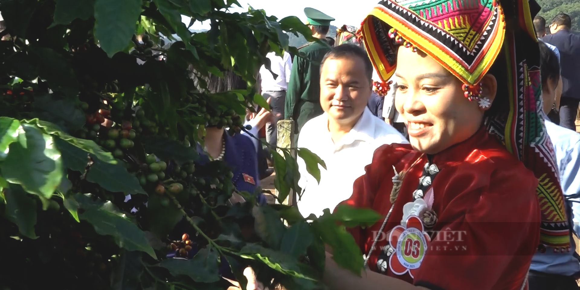Chủ tịch Quốc Hội Vương Đình Huệ thăm gia đình chính sách và tham quan Hội thi Nhà nông đua tài tỉnh Sơn La 2023 - Ảnh 4.