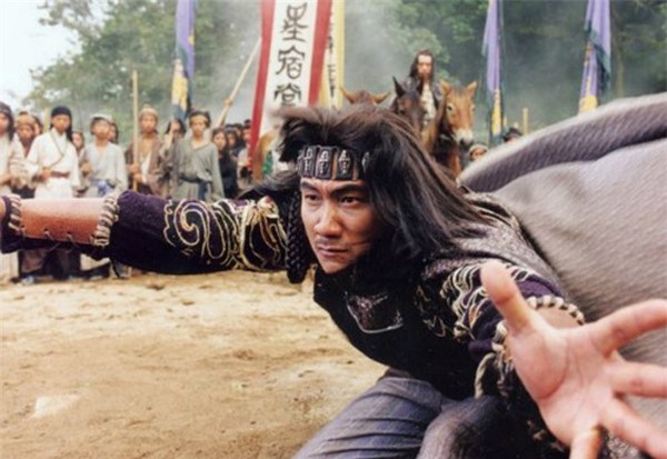 Nữ cao thủ nào trong tiểu thuyết Kim Dung đánh bại 3.000 binh sĩ chỉ với... 1 cây gậy trúc? - Ảnh 1.