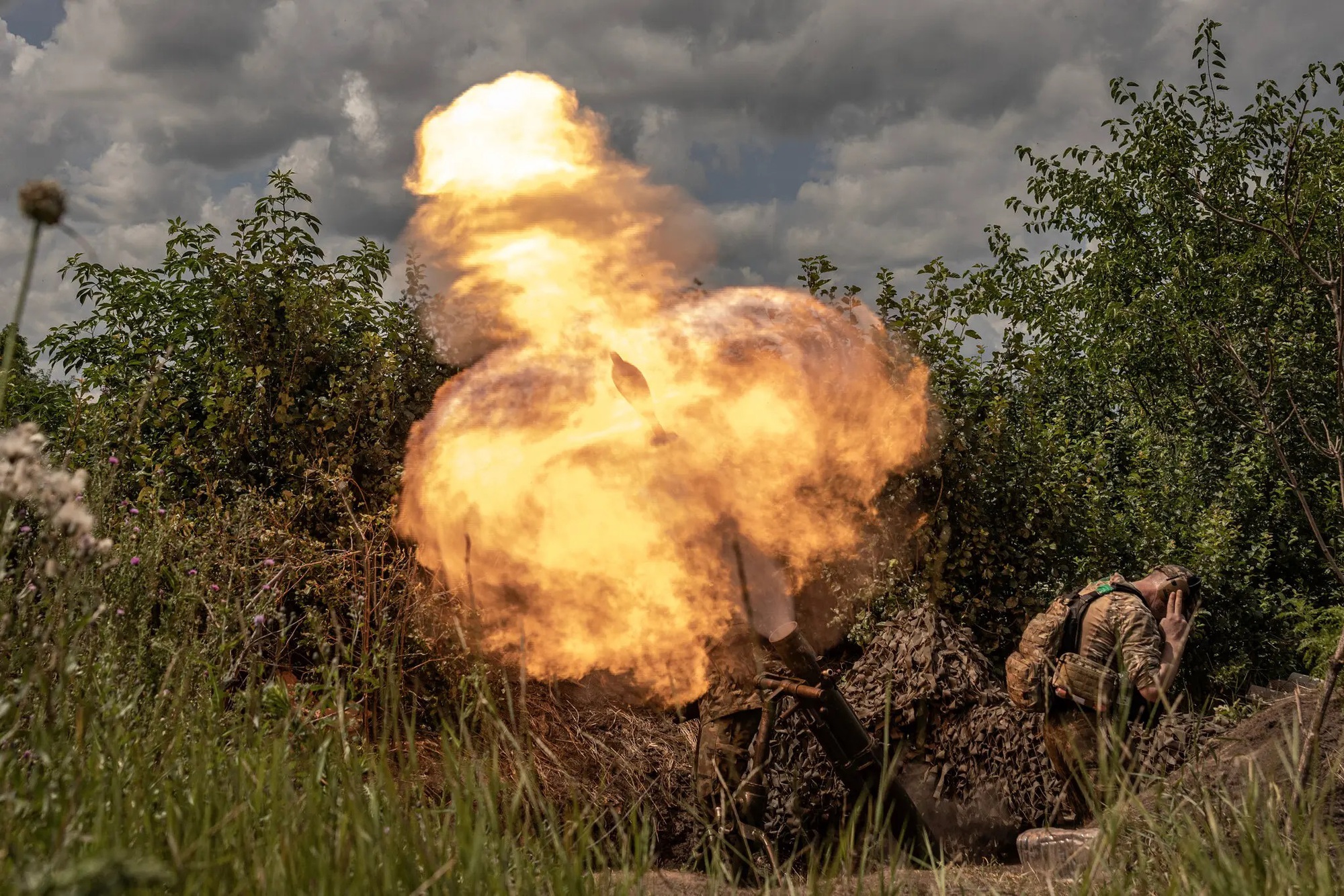Ukraine bị tấn công dữ dội mới ở Donetsk, Nga lại dội tên lửa xuống quê hương ông Zelensky  - Ảnh 1.