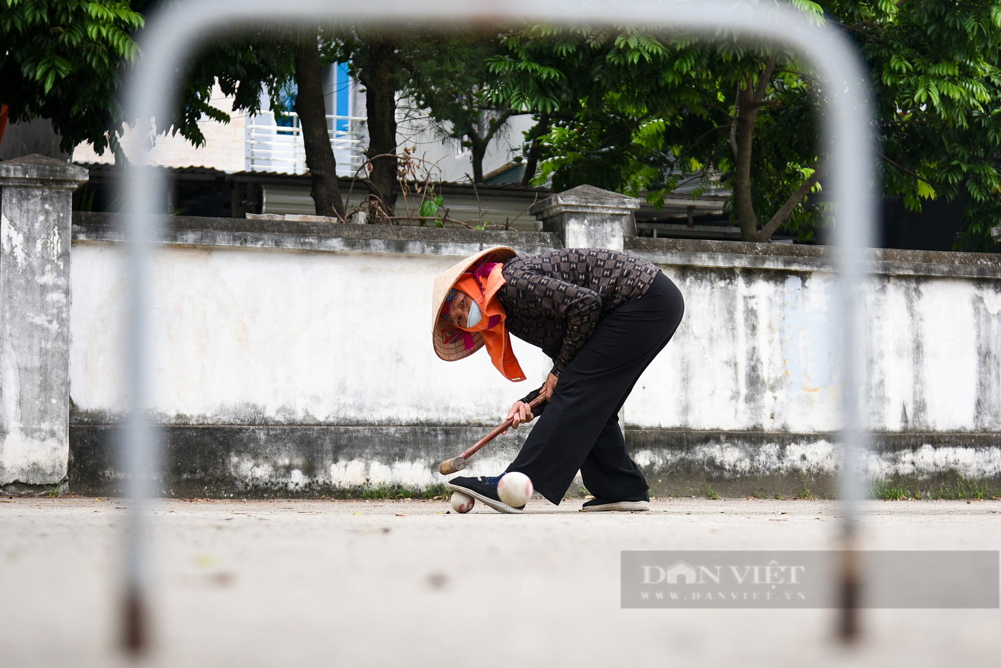 Người dân ngoại thành Hà Nội say mê vung gậy chơi môn thể thao quý tộc châu Âu - Ảnh 8.