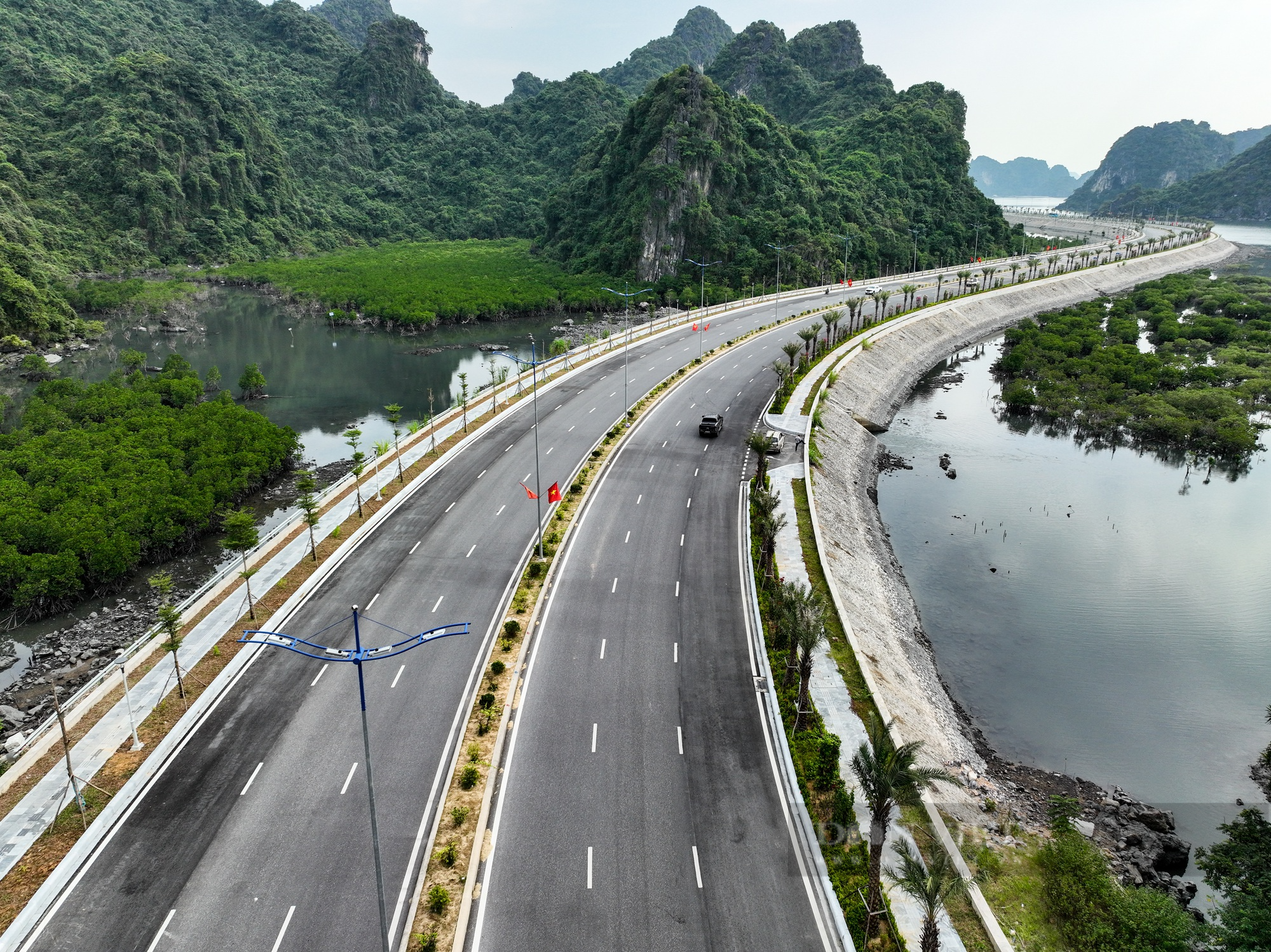Toàn cảnh đường bao biển xuyên núi trị giá hơn 2.000 tỷ đồng kết nối hai thành phố lớn của Quảng Ninh - Ảnh 7.