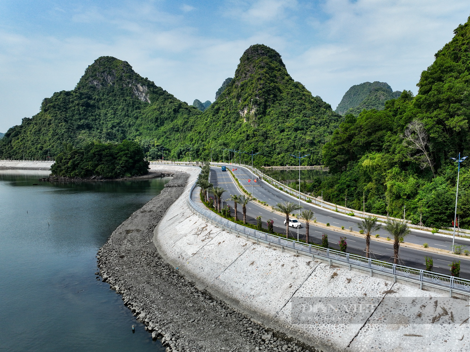 Toàn cảnh đường bao biển xuyên núi trị giá hơn 2.000 tỷ đồng kết nối hai thành phố lớn của Quảng Ninh - Ảnh 8.