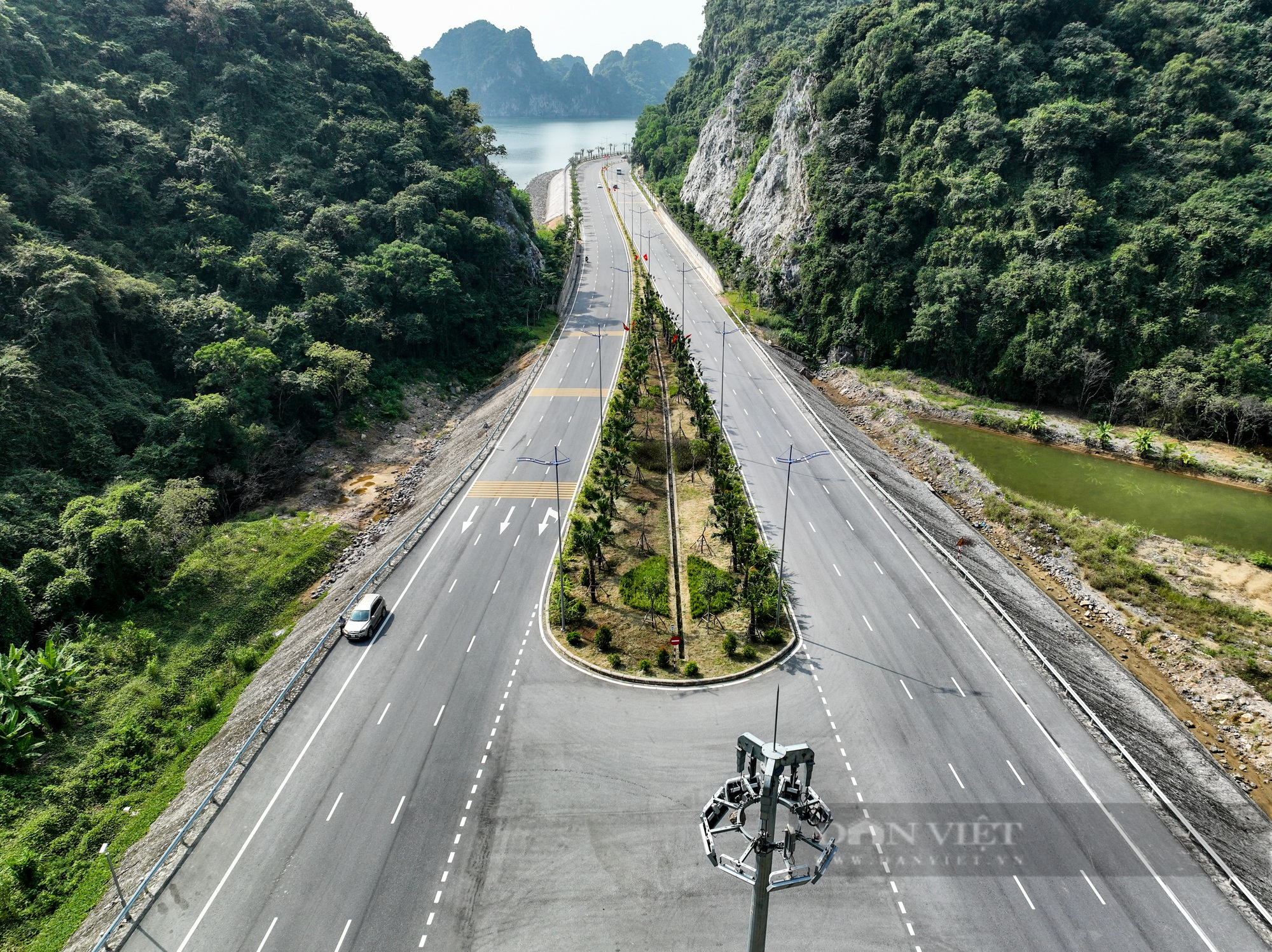 Toàn cảnh đường bao biển xuyên núi trị giá hơn 2.000 tỷ đồng kết nối hai thành phố lớn của Quảng Ninh - Ảnh 9.