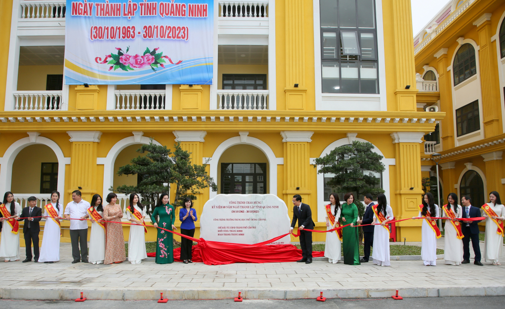 Quảng Ninh gắn biển loạt công trình chào mừng 60 năm Ngày thành lập tỉnh - Ảnh 6.
