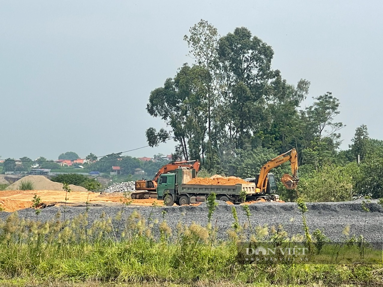 Bãi cát sỏi, vật liệu xây dựng “khổng lồ” nằm ngay ven sông Hồng - Ảnh 6.