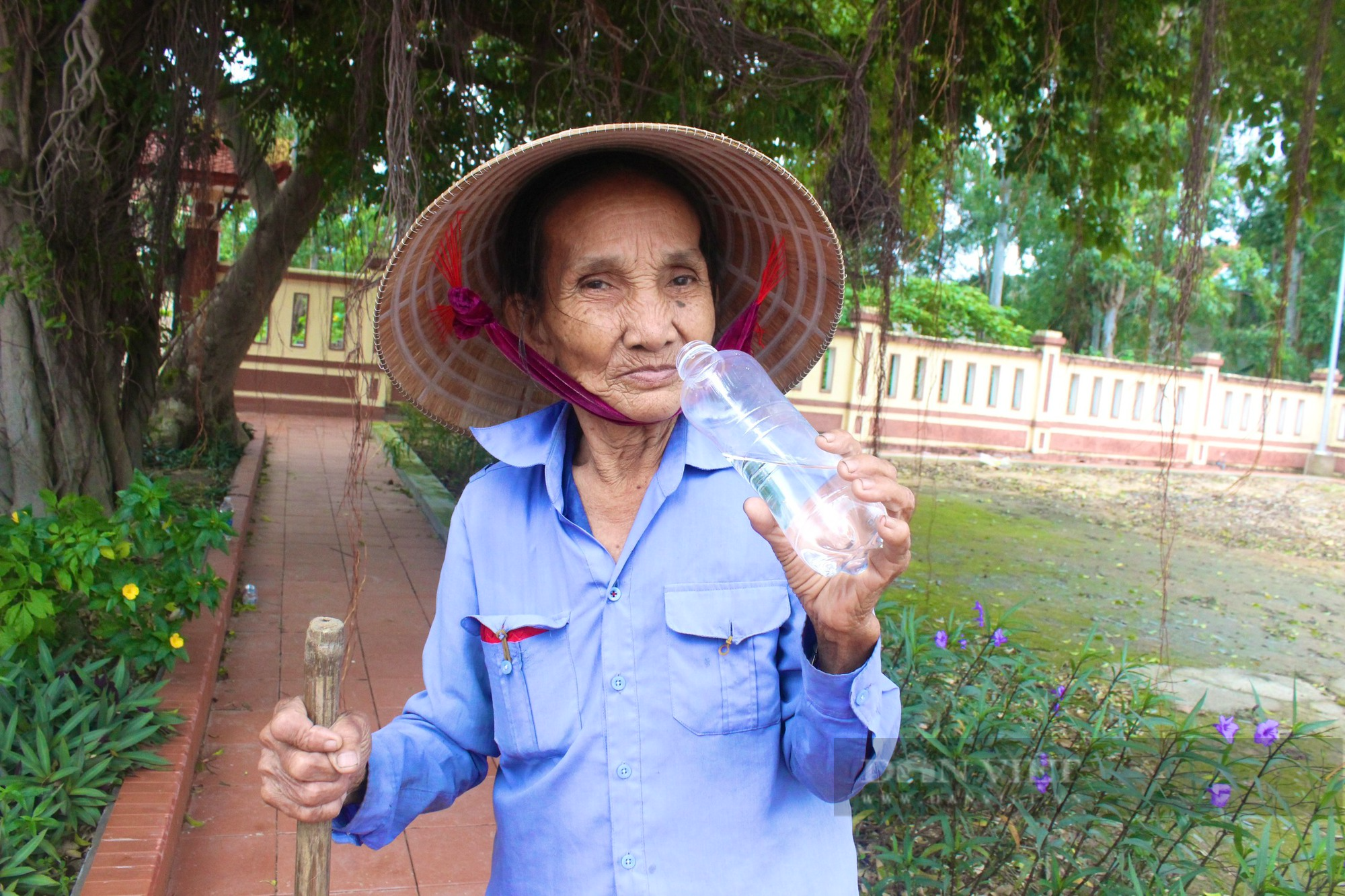 Độc lạ Quảng Bình: Người phụ nữ hơn 50 năm không ăn, chỉ uống nước - Ảnh 3.