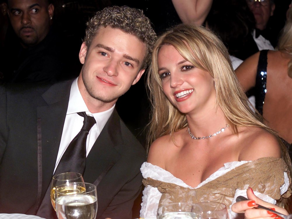 Justin Timberlake chia tay Britney Spears qua tin nhắn dài 2 từ - Ảnh 1.