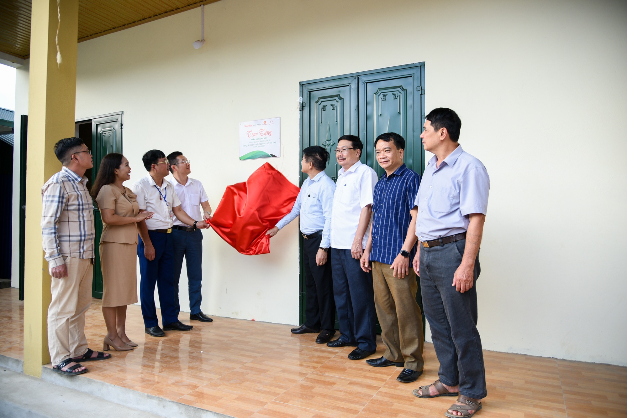 Khoảnh khắc hạnh phúc của người dân xã Nghiên Loan trong ngày hội đón điểm trường mới - Ảnh 13.
