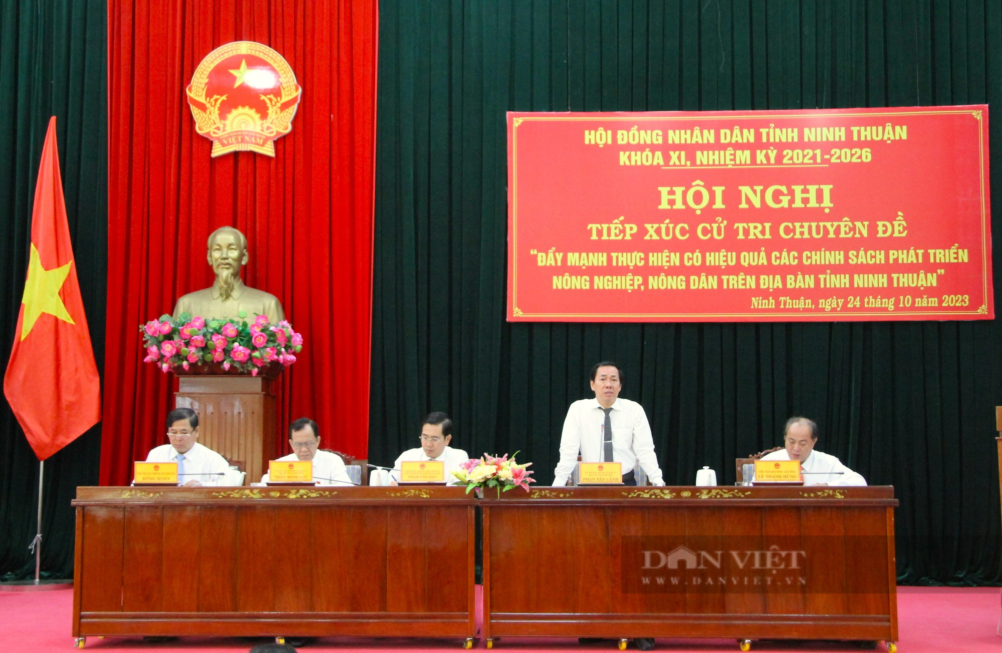 Tiếp xúc cử tri chuyên đề nông nghiệp, nông dân tại Ninh Thuận - Ảnh 1.