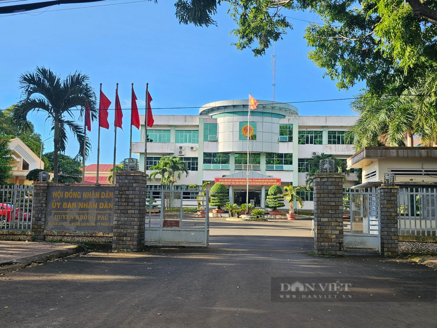 Vụ hàng loạt sai phạm trong công tác nhân sự: UBND huyện Krông Pắc (Đắk Lắk) không báo cáo theo quy định - Ảnh 1.