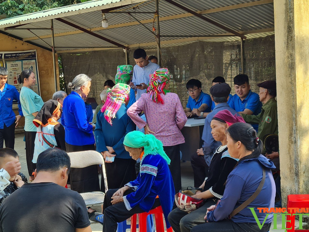 Chuyển đổi số, tạo nền tảng giúp BHXH huyện Phong Thổ nâng cao hiệu quả quản lý và lợi ích cho người dân - Ảnh 3.