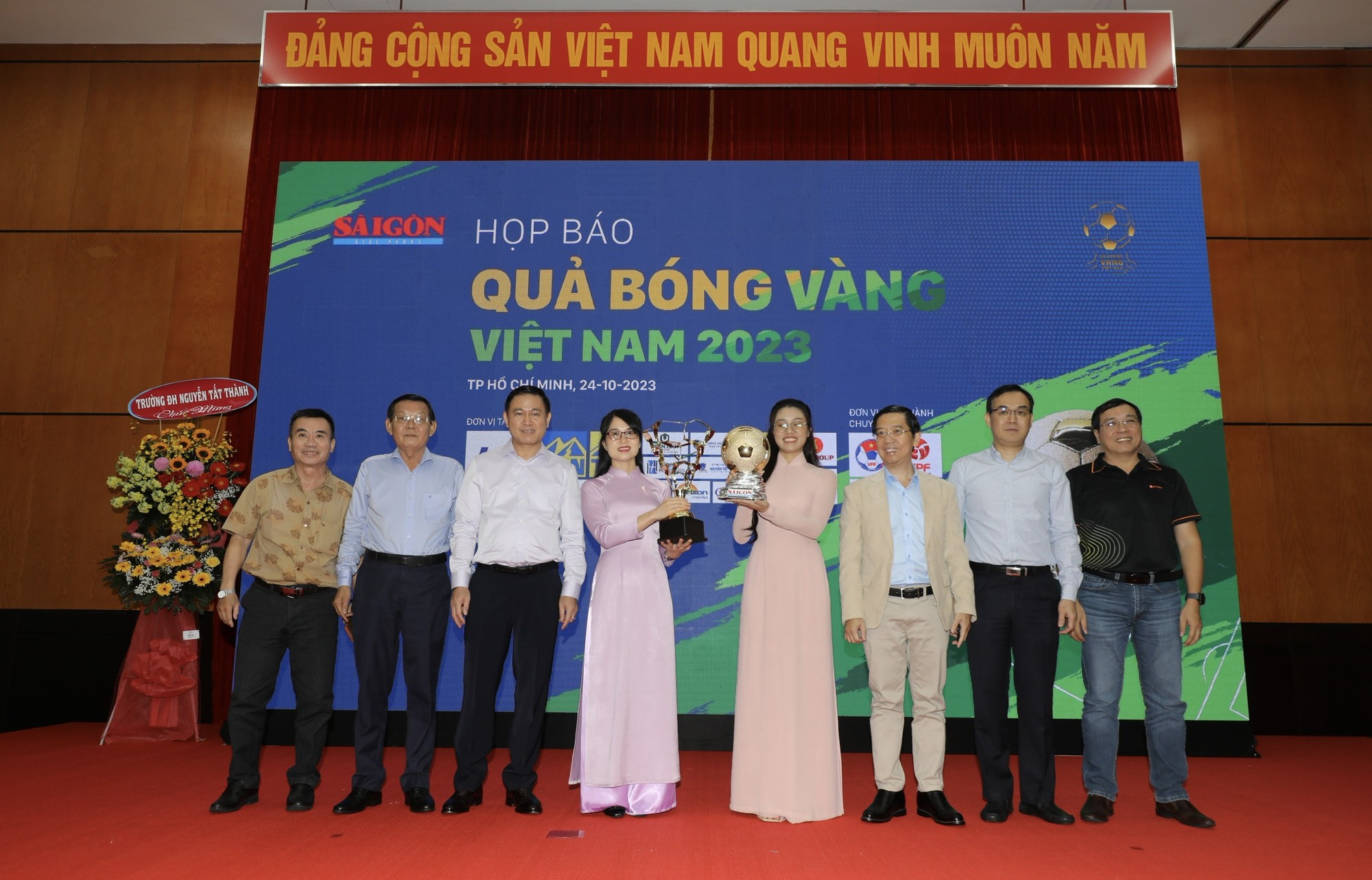 Quả bóng vàng Việt Nam 2023: Văn Quyết bị loại khỏi danh sách đề cử - Ảnh 1.