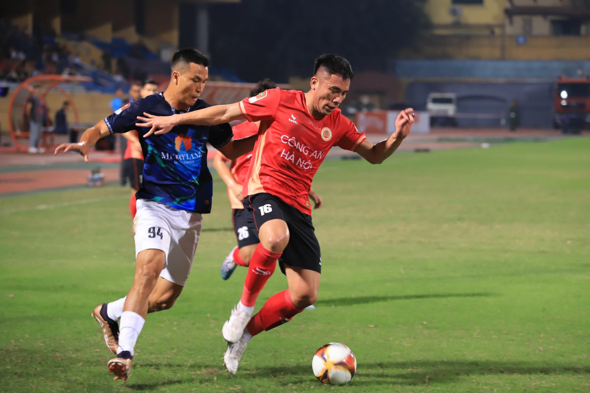 Báo Trung Quốc nhận định bất ngờ về những thay đổi bước ngoặt của V.League - Ảnh 2.