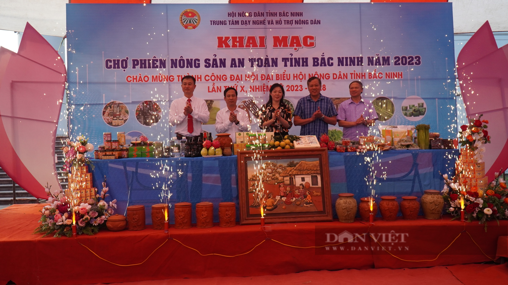 Hội Nông dân tỉnh Bắc Ninh tổ chức phiên chợ nông sản an toàn, thúc đẩy quảng bá, tiêu thụ sản phẩm OCOP  - Ảnh 1.