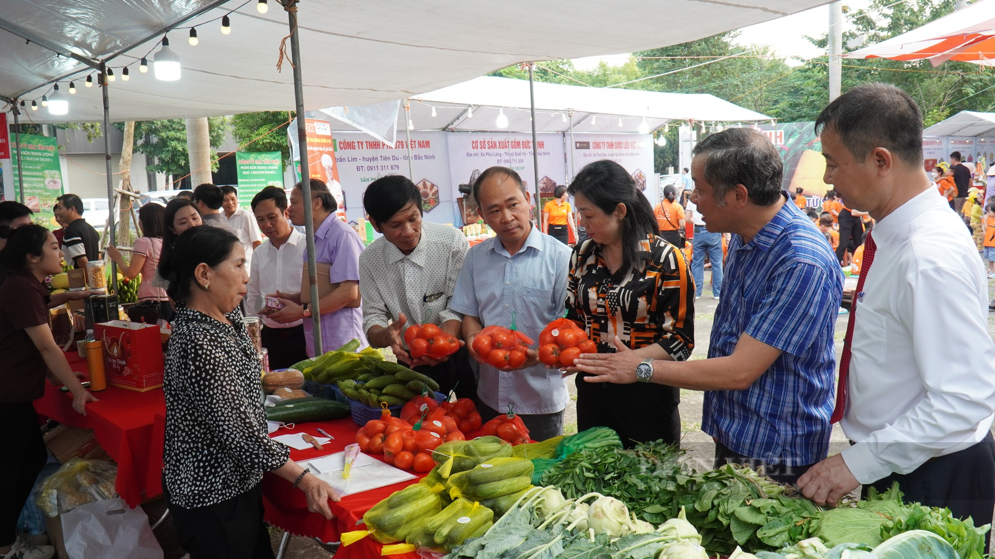 Hội Nông dân tỉnh Bắc Ninh tổ chức phiên chợ nông sản an toàn, thúc đẩy quảng bá, tiêu thụ sản phẩm OCOP  - Ảnh 3.