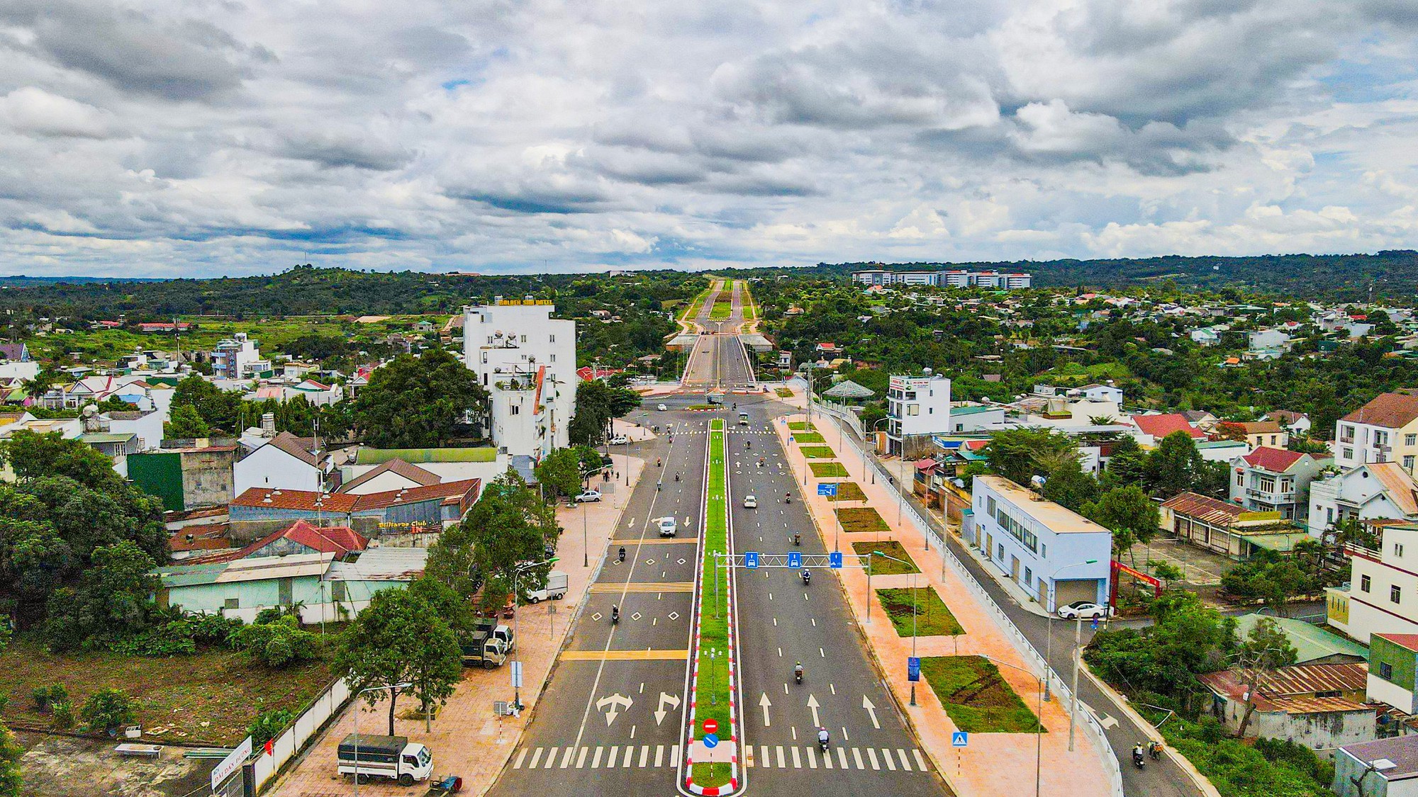 Đắk Lắk: Chính thức thông xe đại lộ nghìn tỷ từ ngày 30/10 - Ảnh 1.