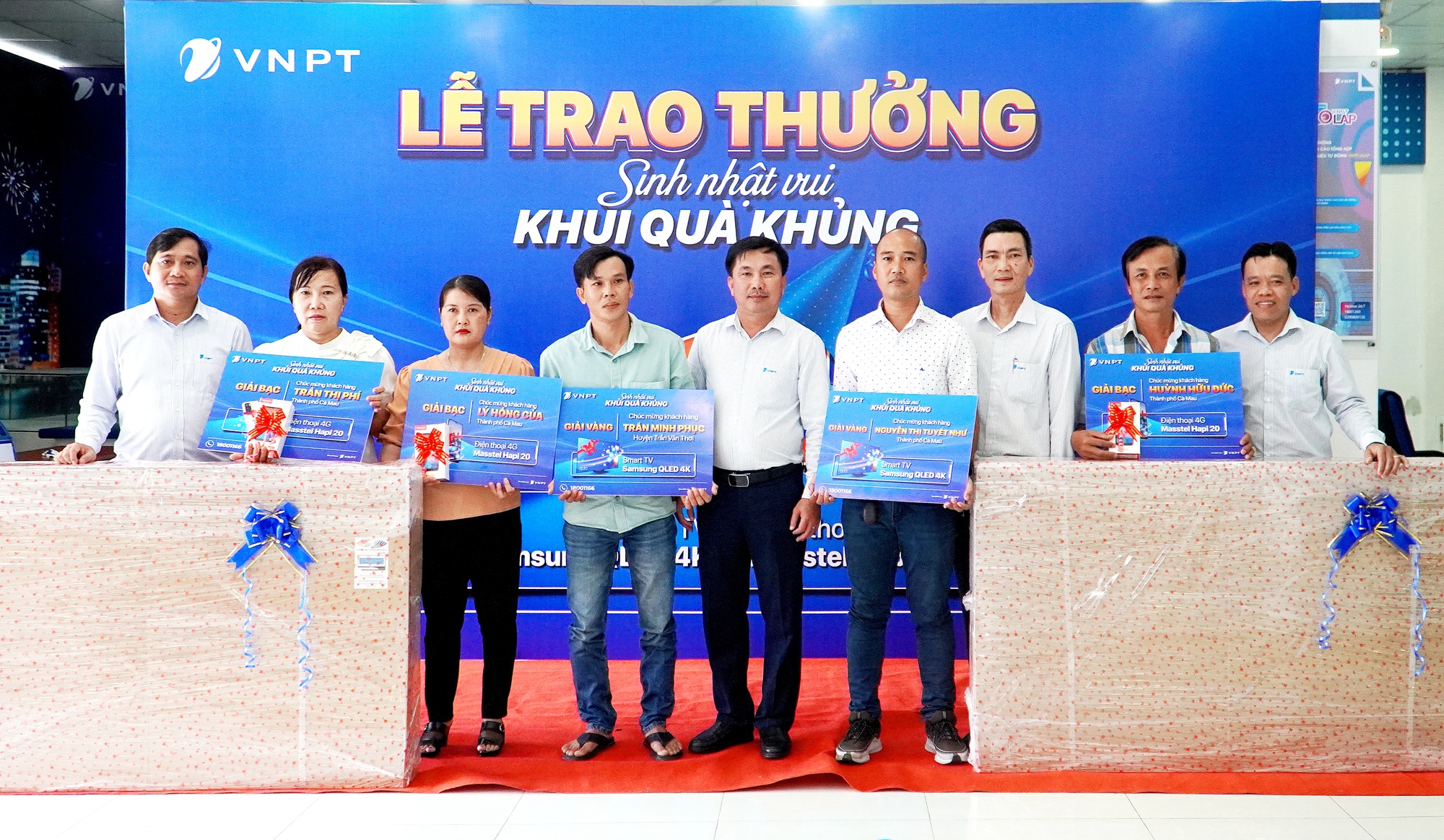 Mừng sinh nhật Mytv - Vnpt Cà Mau “khui quà khủng” trao khách hàng   - Ảnh 2.