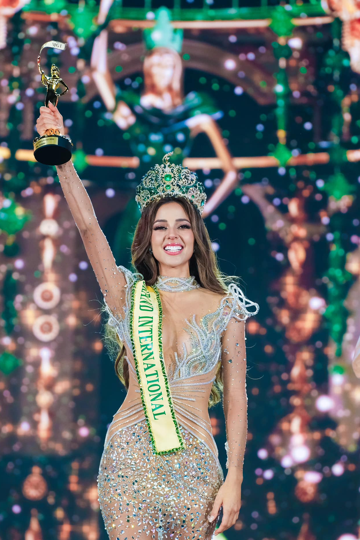 Nhan sắc đời thường xinh đẹp đầy mê hoặc của mỹ nhân Peru vừa đăng quang Miss Grand International 2023  - Ảnh 1.