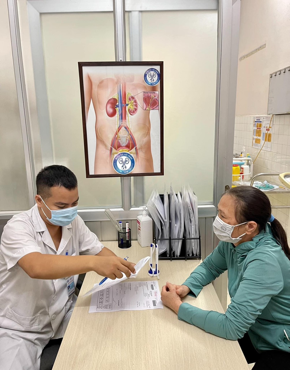 Bác sĩ Nguyễn Thanh Tùng - Bàn tay vàng điều trị sỏi thận - Ảnh 5.