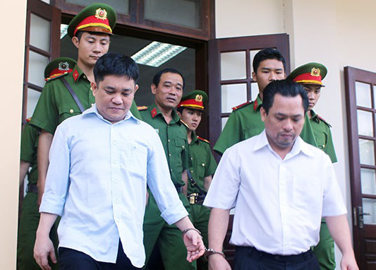 Bị cáo Võ Khắc Hiển nhập viện, phiên tòa xét xử cựu lãnh đạo NHNN tỉnh Đồng Nai bị hoãn - Ảnh 3.