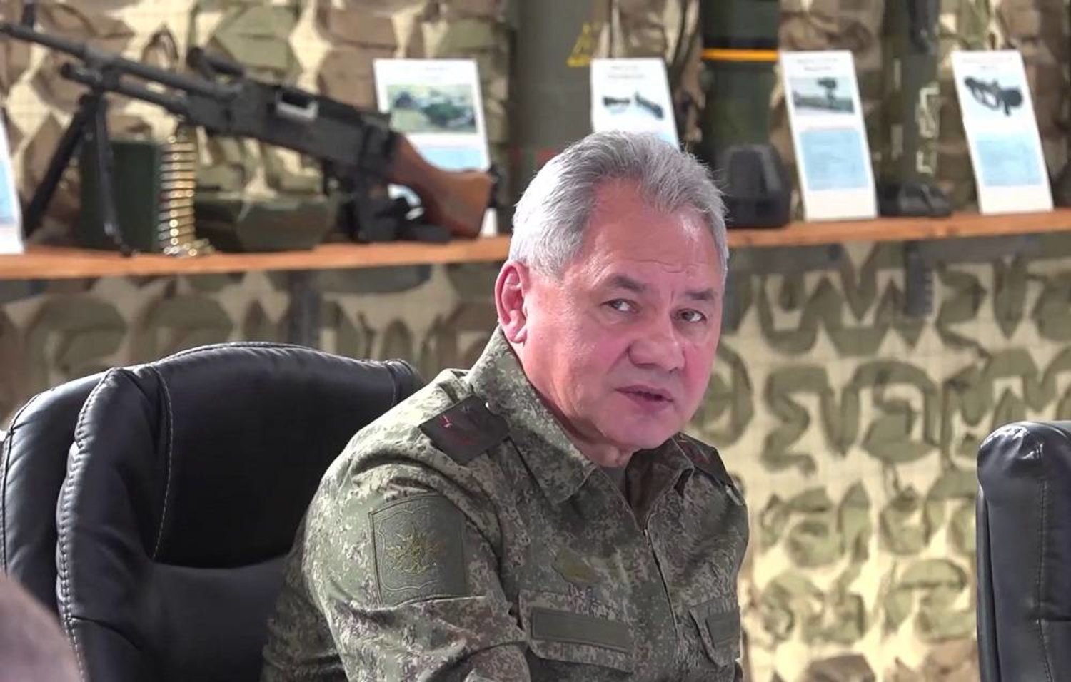 Bộ trưởng Quốc phòng Nga, Đại tướng Shoigu ra tiền tuyến, phát hiện sự thật về quân đội Ukraine - Ảnh 1.