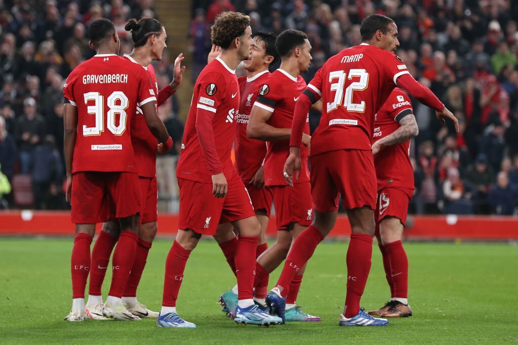 Tái hiện kỳ tích sau 32 năm, Liverpool tiệm cận vé vào vòng 1/8 Europa League - Ảnh 1.