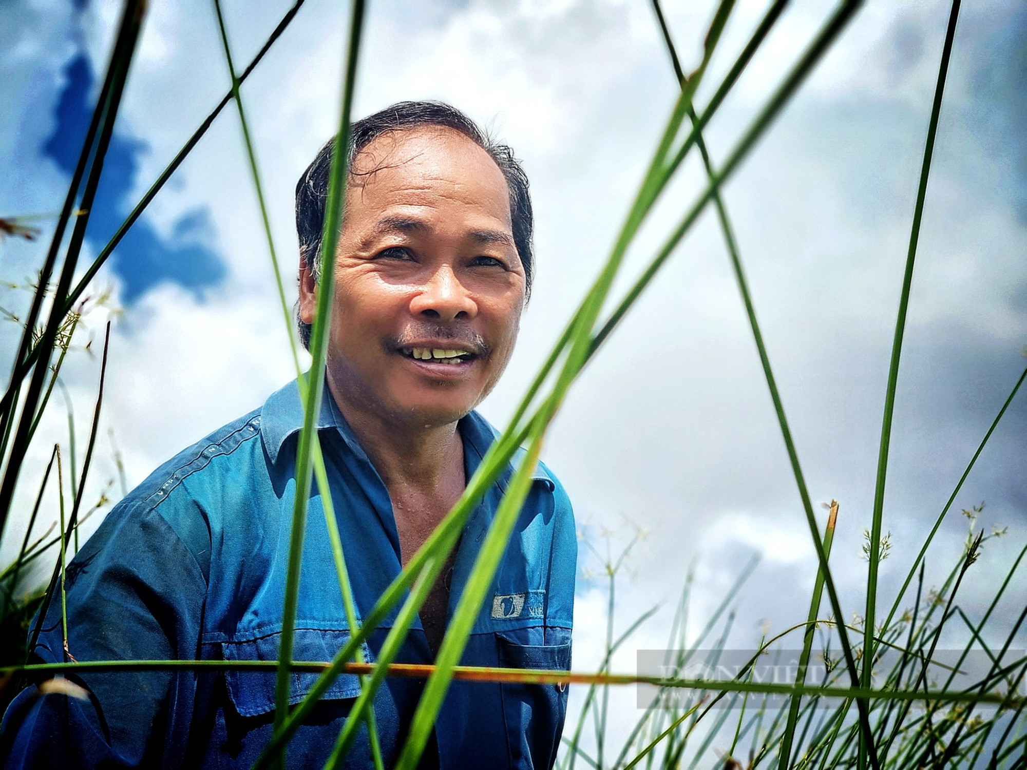 Nhiều người dân Trà Vinh ổn định cuộc sống hơn 20 năm từ nghề trồng cây lác - Ảnh 1.