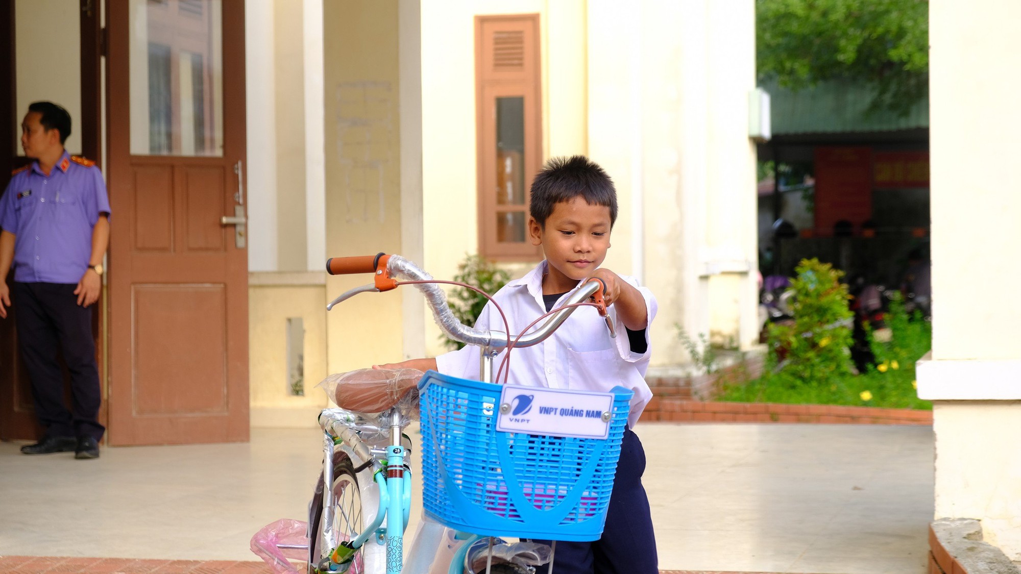 VNPT Quảng Nam trao 30 xe đạp cho học sinh nghèo - Ảnh 3.